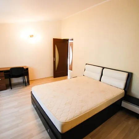 Tonis Mamaia