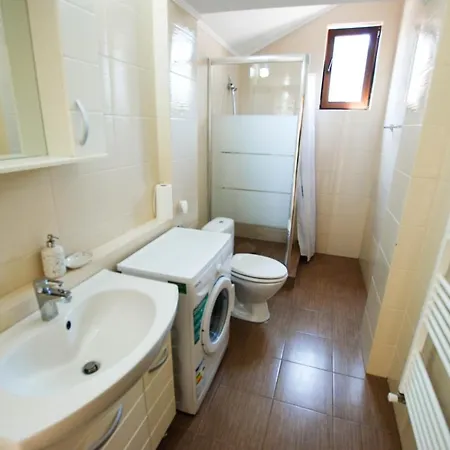 Tonis Mamaia Apartmán *