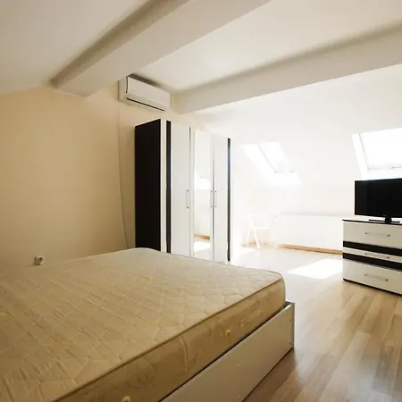 Tonis Mamaia Apartman